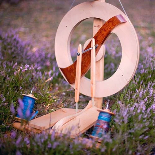 Kromski Fantasia Spinning Wheel - Clear With Walnut Accent 4 Kromski Fantasia Spinning Wheel - Clear With Walnut Accent - Image 2