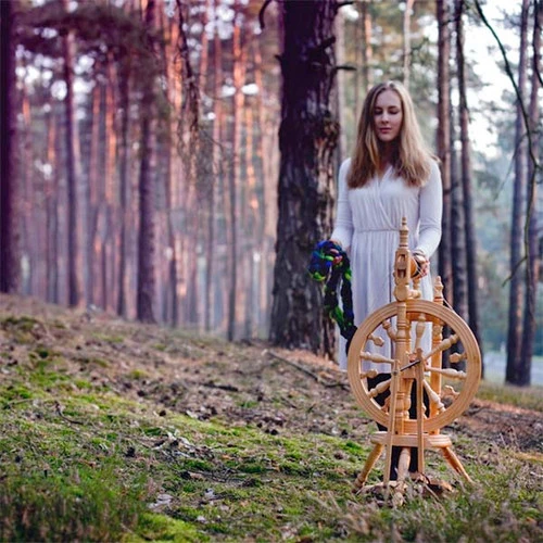 Kromski Minstrel Spinning Wheel - Clear Finish 4 Kromski Minstrel Spinning Wheel - Clear Finish - Image 2